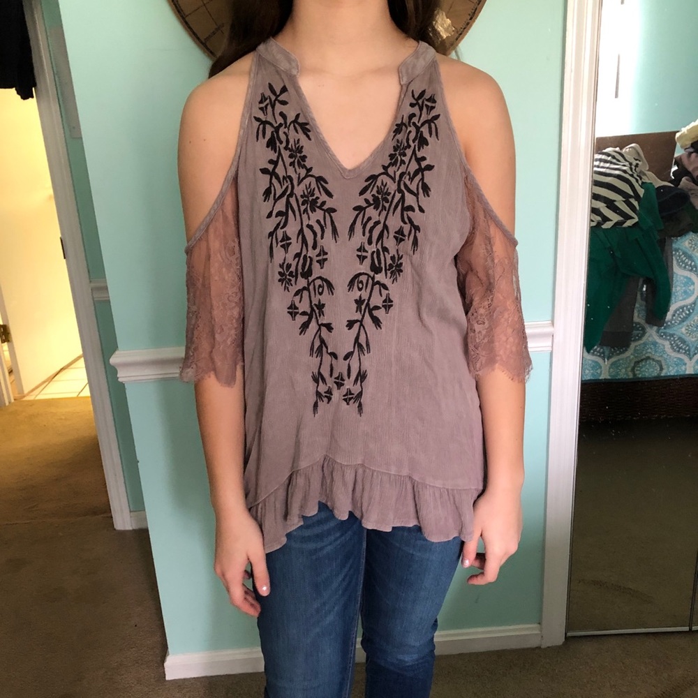 Cold shoulder tank top